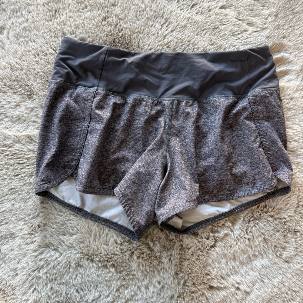 Lululemon Run Times Short II *4 Size 6 - Picture 1 of 5
